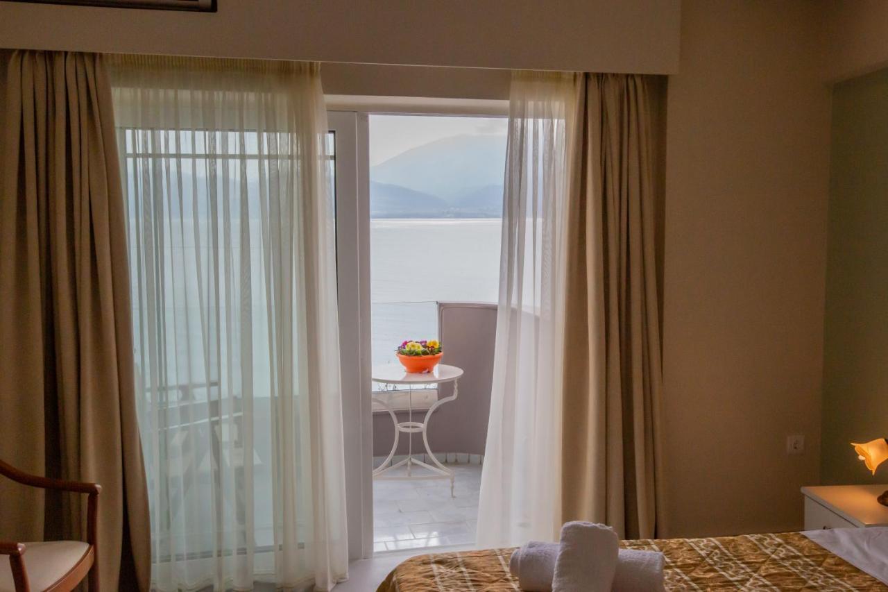 Goldenbeach Nafpaktos エクステリア 写真